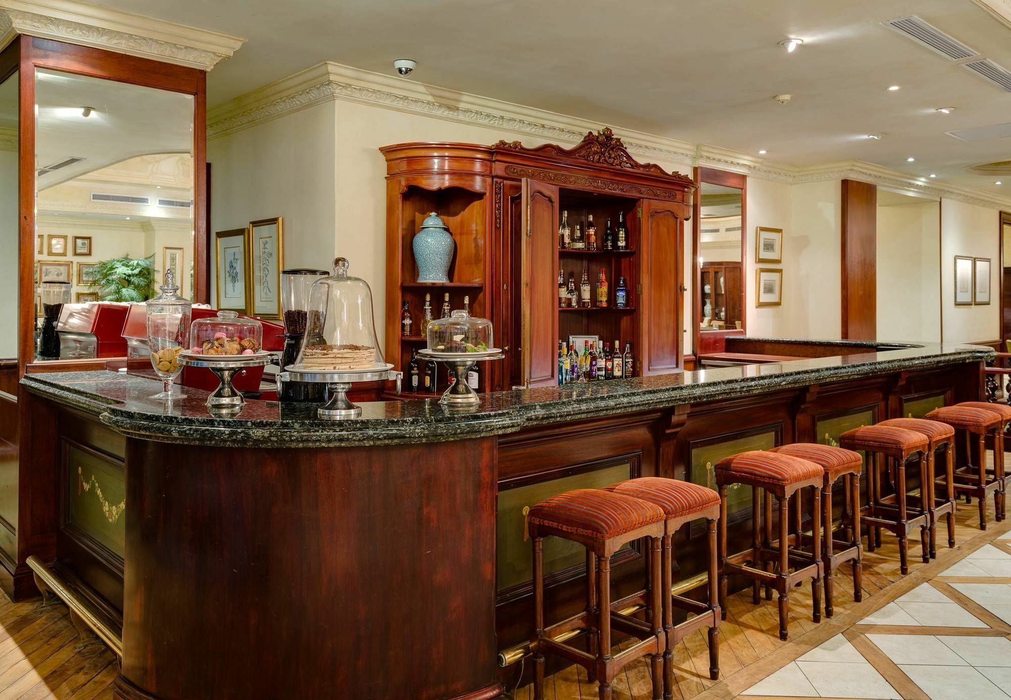 The Edward Hotel Дърбан Екстериор снимка
